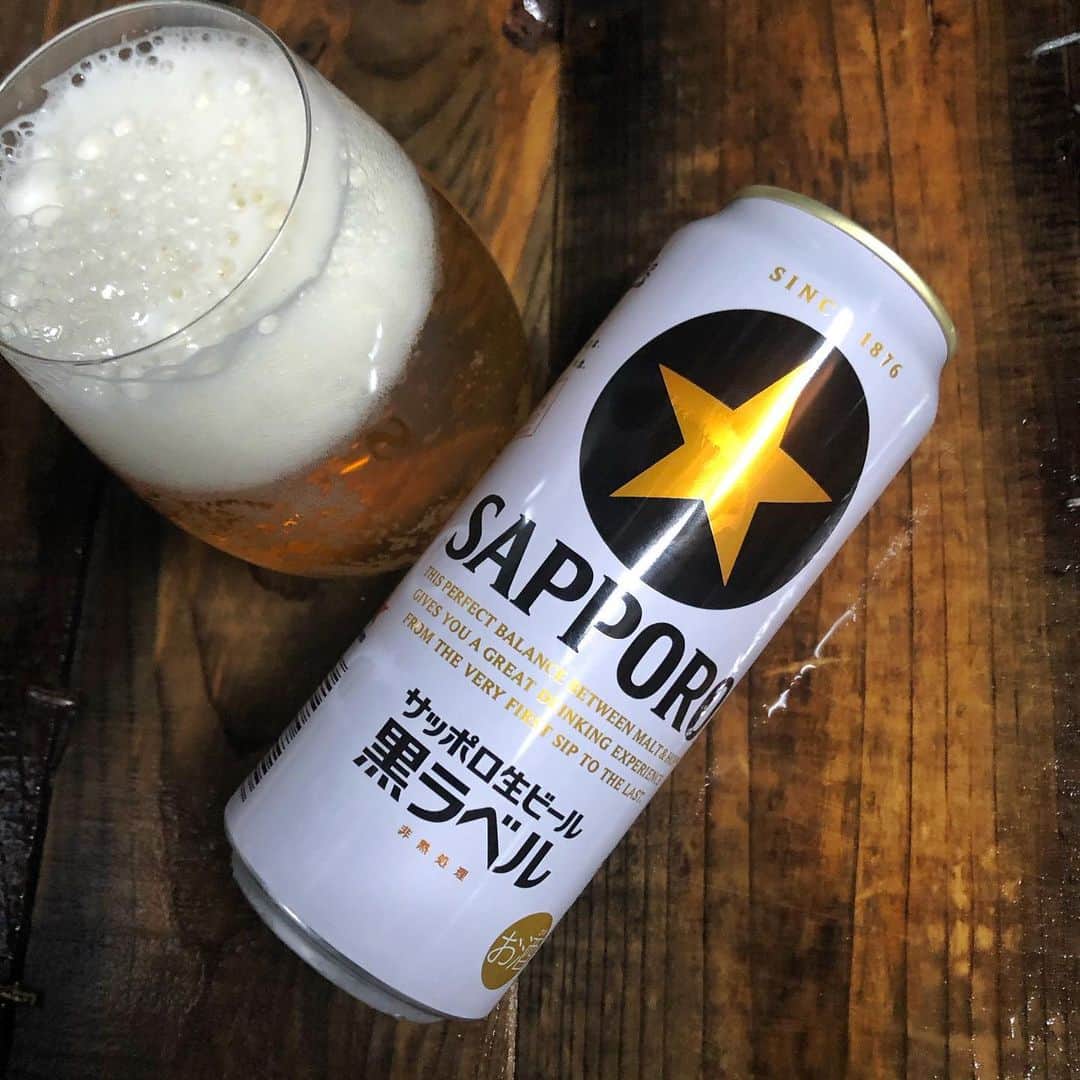 直樹 加藤さんのインスタグラム写真 - (直樹 加藤Instagram)「.. 歳をとるごとに美味しいと感じるビールが変わってきました。  そろそろ54歳になる男性は、と言うと、サッポロ黒ラベルが一番好き。」1月5日 15時27分 - daimonjiyakatonaoki