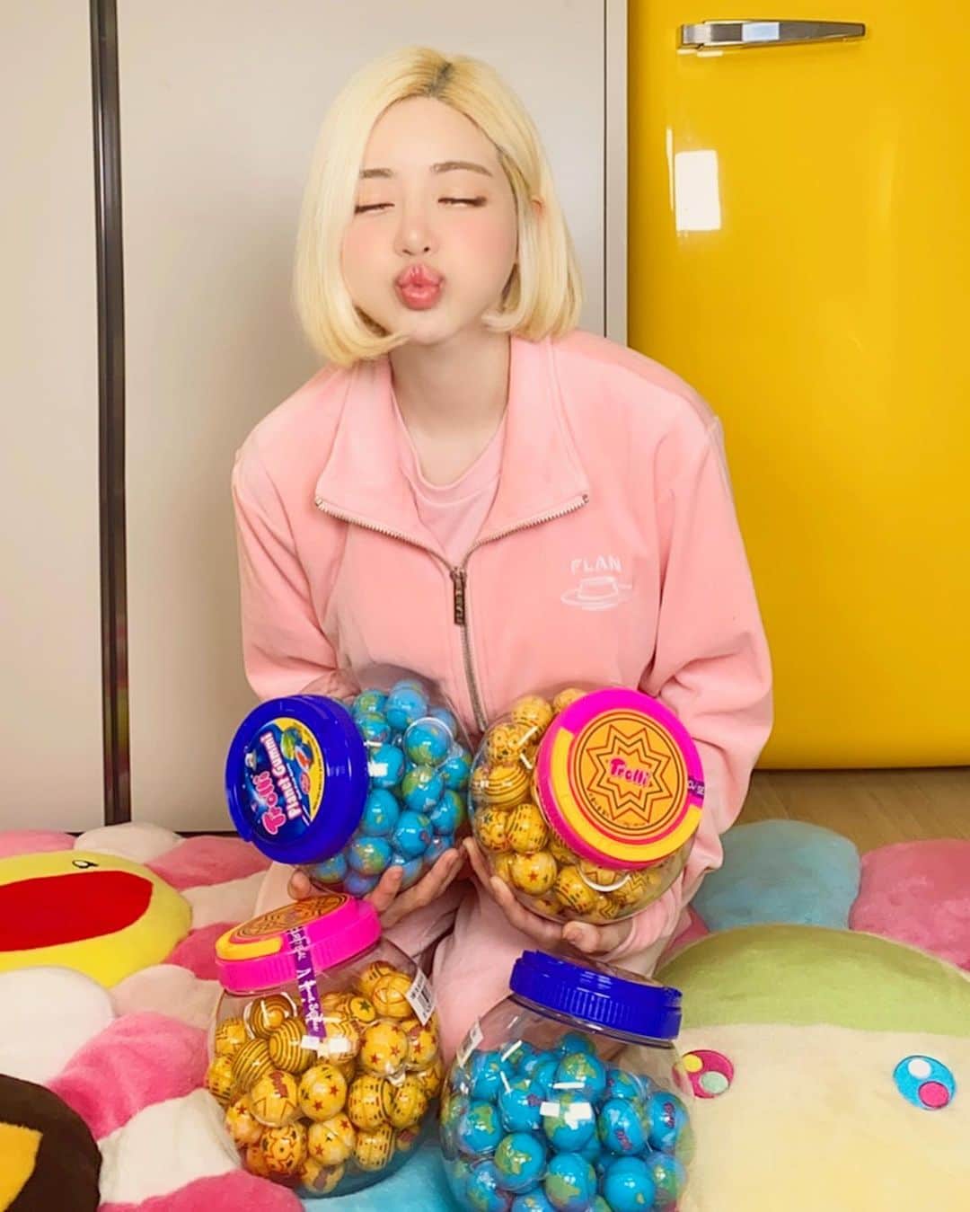 Dj Sodaのインスタグラム：「조카들 주려고 산 젤리🍬🍭💕 I bought jellys for my nieces💖」