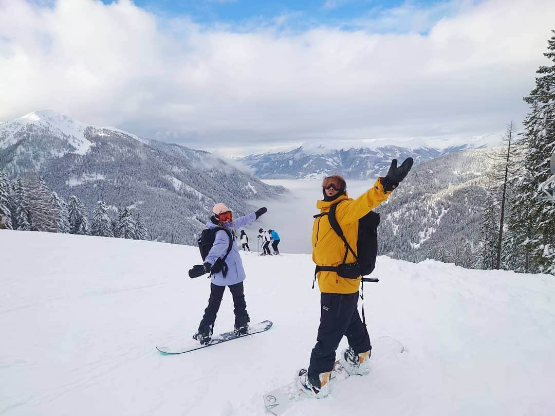 藤森由香さんのインスタグラム写真 - (藤森由香Instagram)「Fun Pow session with crew at @annagassersnow 's local resort🏔️🏂   #goldeck #austria #milka #snowboarding #burtonsnowboards #anon #powerofchocolate #ご馳走様でした」1月6日 0時57分 - yukafujiforest