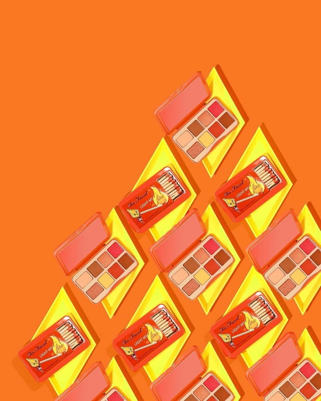 Too Facedのインスタグラム：「Bright and BOLD!! 🔥 Play with 8 multi-finish shades of bold color with our Light My Fire Mini Eye Shadow Palette! It smells like cinnamon candies, too!! #toofaced」