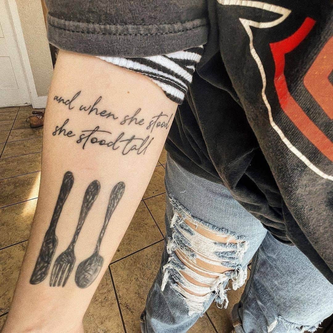 The Lumineersのインスタグラム：「"and when she stood, she stood tall" - we love your #mylumineerstattoo @emileepetersmith」