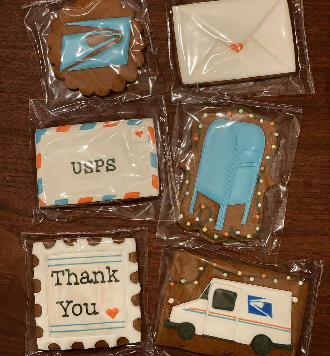 アマンダ・サイフリッドさんのインスタグラム写真 - (アマンダ・サイフリッドInstagram)「#usps ❤️ by @lilemscookies」1月6日 1時05分 - mingey