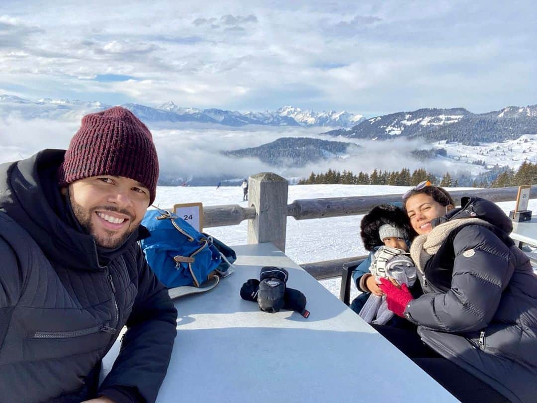 ジョー＝ウィルフリード・ツォンガのインスタグラム：「La famille Tsonga est heureuse de vous adresser ses meilleurs vœux pour 2021 😘」