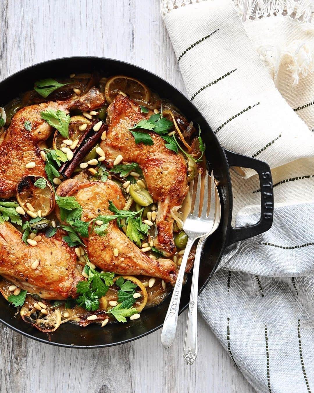 Staub USA（ストウブ）さんのインスタグラム写真 - (Staub USA（ストウブ）Instagram)「A little sweet and a lot savory, @juliaheff's braised chicken legs  with dates, olives and fresh herbs is a delightful mashup of California and Middle Eastern cuisines. Cook it up in your trusty skillet or braiser for a mostly hands-off meal that goes from stove to oven to table for a relaxing weeknight meal. Shop Staub by clicking the link in our bio. #madeinStaub」1月6日 1時46分 - staub_usa