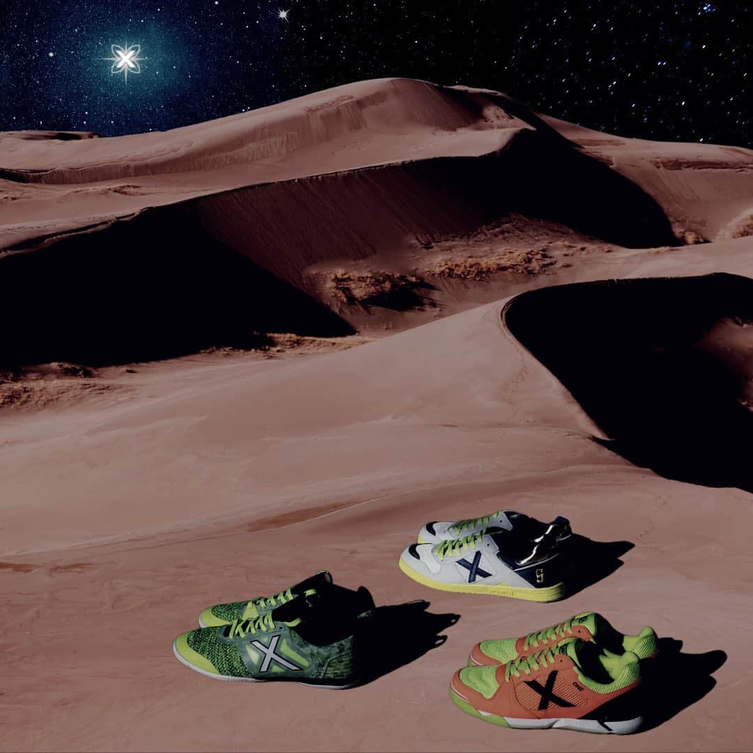 ミュニックのインスタグラム：「Sabemos el camino, llegaremos. ¡Feliz noche de Reyes! 👟👑✖️👑🎁👑🌟  #MunichSports #FelicesReyes #2021」