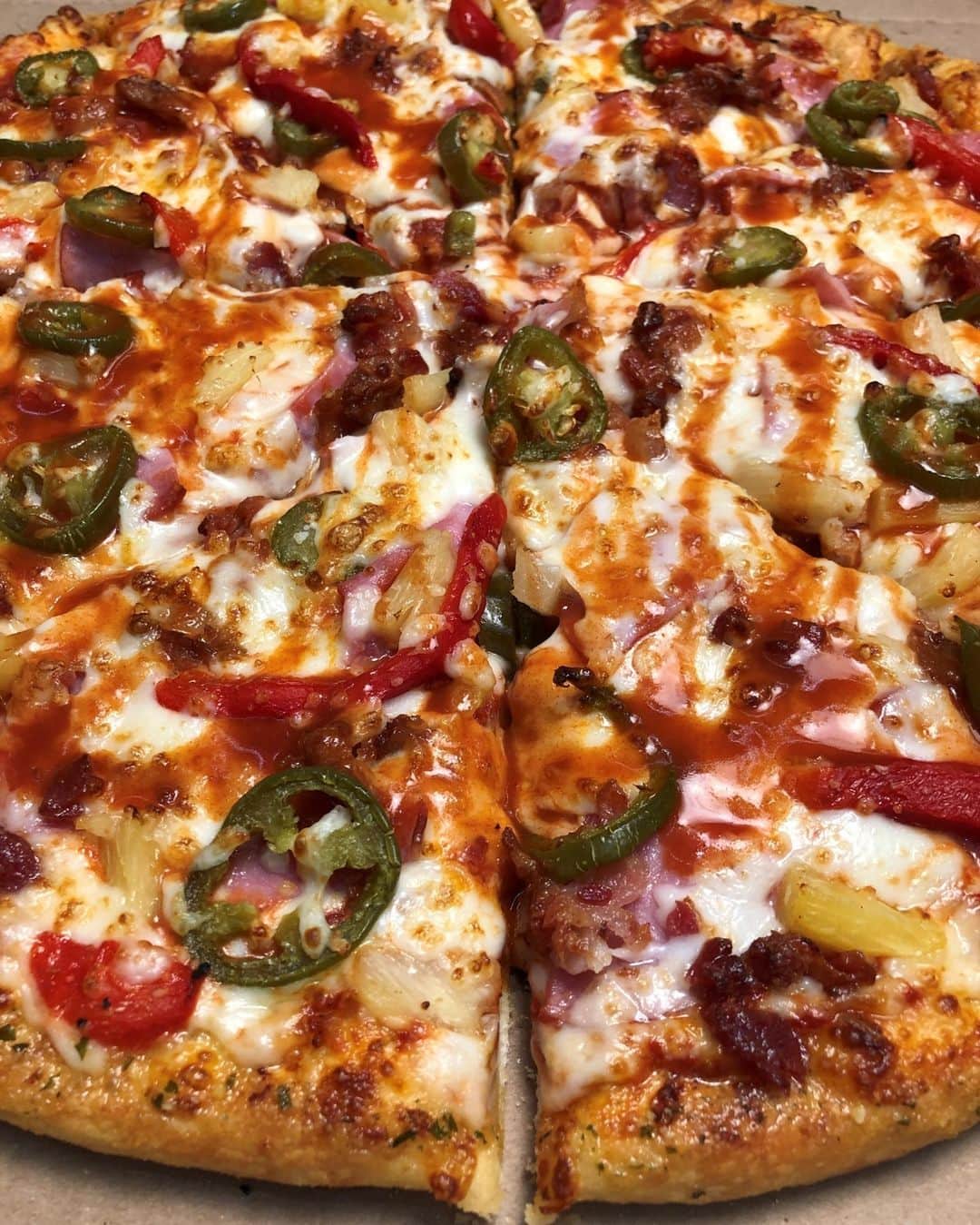 Domino's Pizzaさんのインスタグラム写真 - (Domino's PizzaInstagram)「Well that’s one way to warm up this winter 🥵」1月6日 2時01分 - dominos