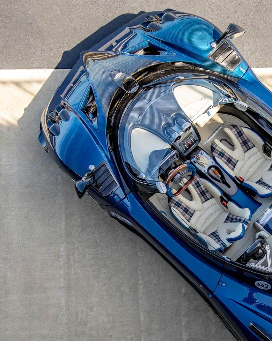 パガーニ・アウトモビリのインスタグラム：「Top view on the car that best represents the taste of Horacio Pagani: the 1 of 3 Zonda HP Barchetta.   #pagani #zonda #zondahpbarchetta」