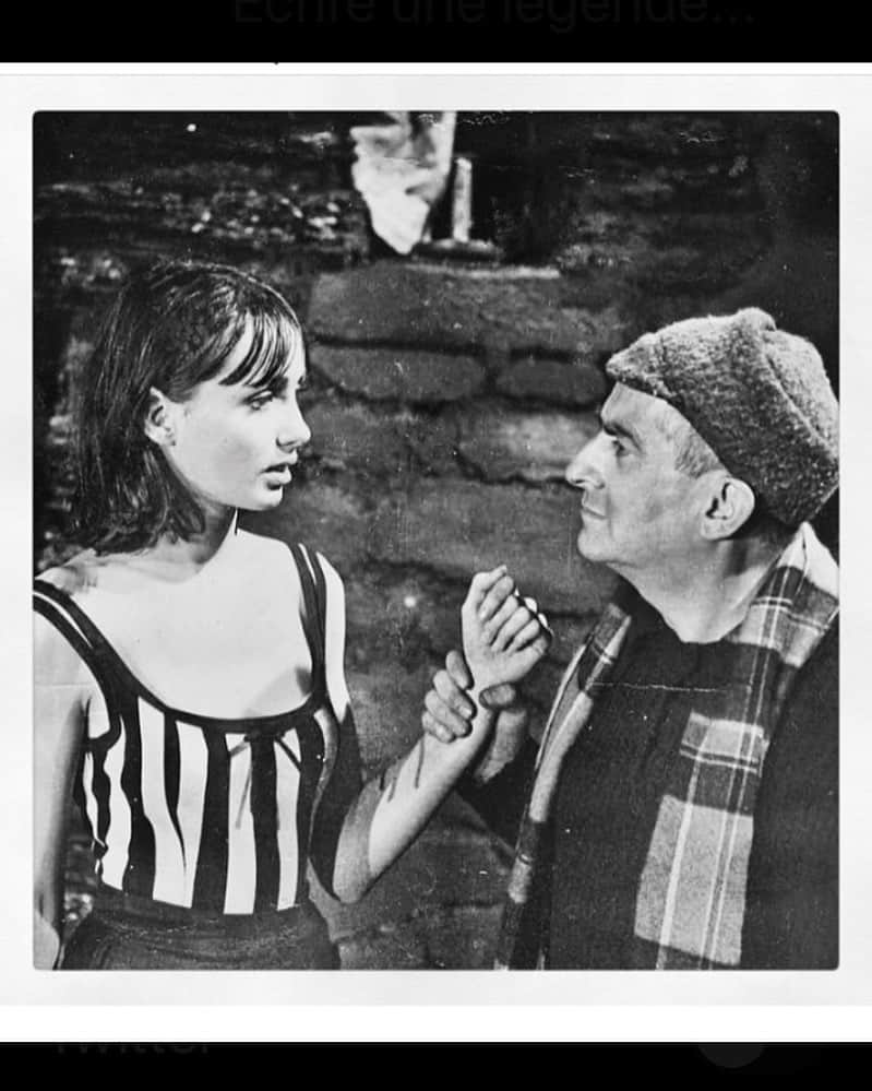 エマニュエル・ベアールのインスタグラム：「Ma maman !! #genevièvegaléa Dans le film « la vendetta » elle joue la fille the louis de Funès ... my mother !! 🌈Playing louis de Funes’s daughter ... #repost @suivezlefil she didn’t want to be an actress and hère i am !!!😀」
