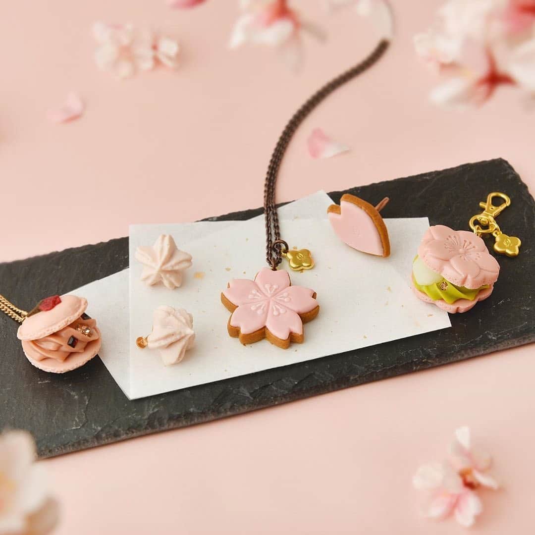 のインスタグラム：「【SAKURA】  We wear Kimono for celebrating a new year and Sakura is popular motif in Japan. 🌸✨  We make products made in Japan, quality of the items will fascinate you. Detail is very beautiful!  We ship the items directly from Japan to your place...🇯🇵✈  #qpot #qpotjapan #キューポット #qpotsakura #qpotnecklace #qpotnecklaces #ppotring #qpotrings #qpotbagcharm #madeinjapan #japan #nippon」