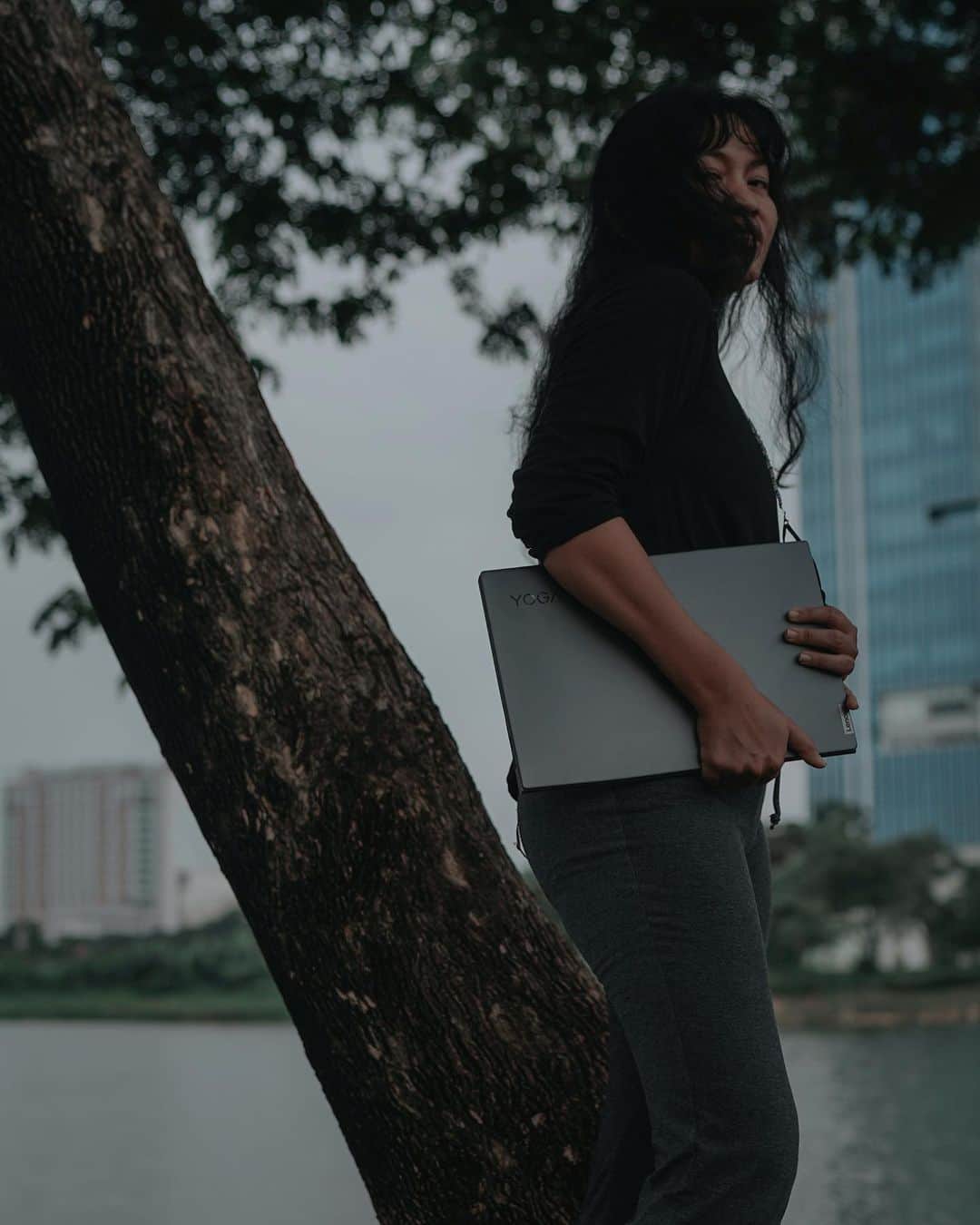 Putri Anindyaさんのインスタグラム写真 - (Putri AnindyaInstagram)「To be able to work outdoors is something that I love. Especially when I don’t need to worry about the battery cause this one got the long lasting one 🔋   Design laptop yang ringan juga bikin nyaman untuk dibawa kemana aja. Selain itu, Lenovo Yoga Slim 7 ini makin efisien dengan AMD Ryzen 4800U yang bikin segalanya jadi makin #BeneranCepat laptopnya, makin cepat juga kerjaan beres.   Oh, not to forget, it’s included with Microsoft Office Home & Student 2019 Original, free lifetime! So go get yourself one in your fav offline or online stores 💻   Do Great Things only with Lenovo Yoga Slim 7  @lenovoid  #LenovoID #YOGAForAllOfUs #SmarterTechnologyForAll #Windows10 #Windows10Home #PakaiRyzenRadeon」1月5日 17時17分 - puanindya
