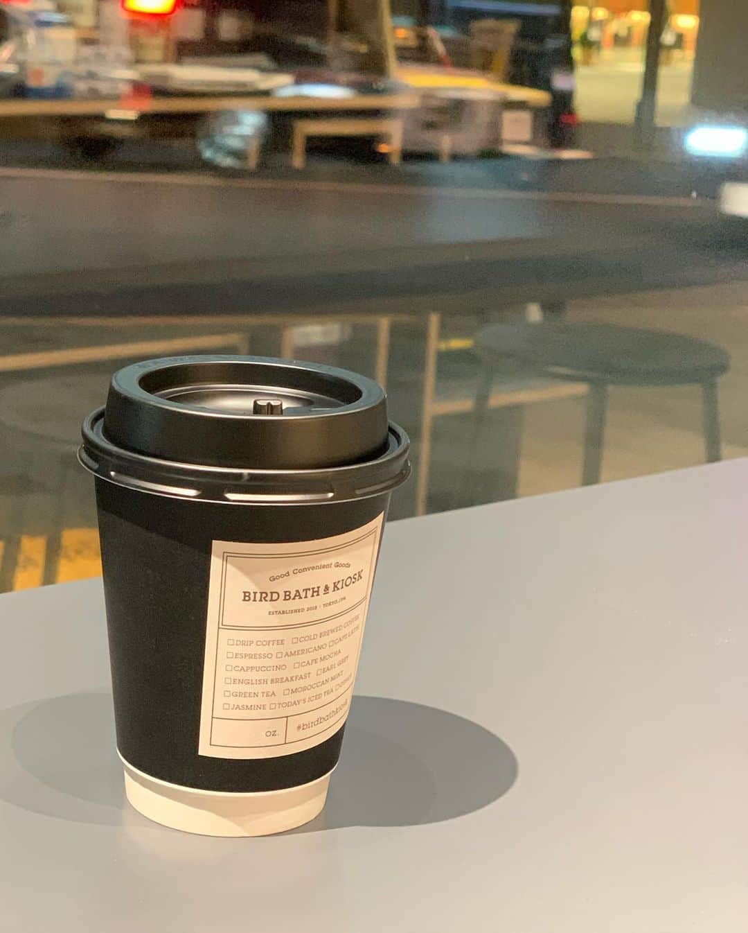 沢瀉美緒さんのインスタグラム写真 - (沢瀉美緒Instagram)「※ Coffee time✨ . スーパーへ行く前に誰かに淹れてもらった コーヒーが飲みたくて😌✨ . 美味しい一杯は本当に人を癒してくれる✨ そして、外はとっても寒いので あったまりました😌 . ご馳走さまでした🙏 . .  #coffeelover #coffeeholic #cafelatte #カフェラテ #birdbathkiosk」1月5日 17時27分 - mio_omodaka