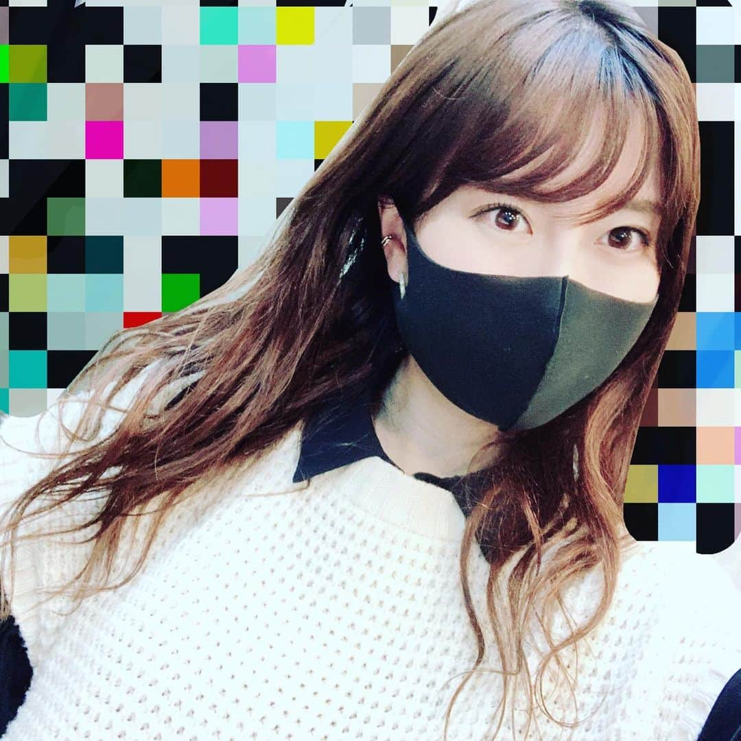 矢野冬子のインスタグラム：「年末年始だけ 気分転換にエクステつけました🥳 そして、無事に？ 昨日仕事始めでした！！！ 緊急事態宣言… 本当勘弁してほしい… また、ニートかなぁ…苦笑 まぁ、なるようになるか！ 頑張ります！笑笑」