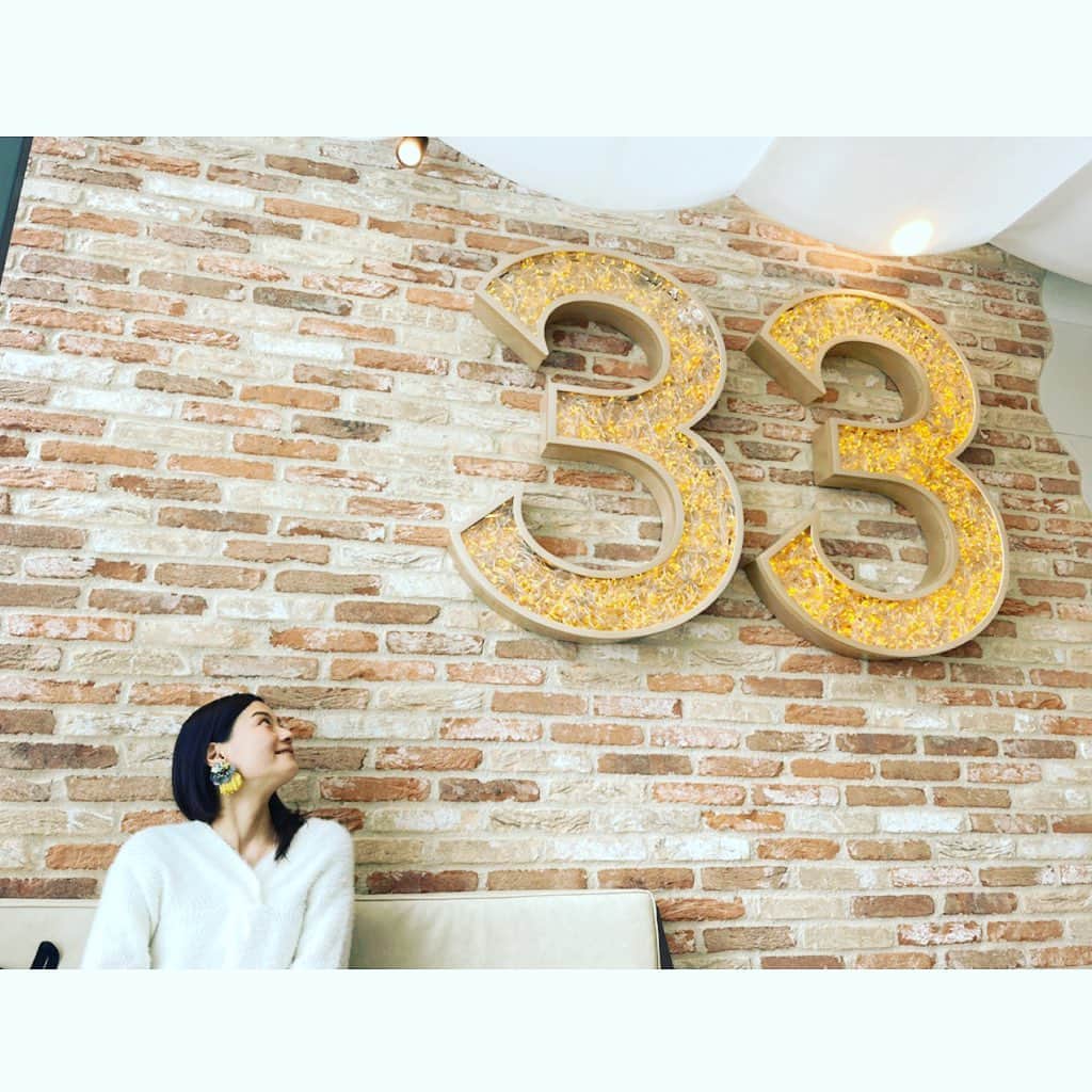 七瀬遥さんのインスタグラム写真 - (七瀬遥Instagram)「３３階のthe bar３３☕️ 大阪の眺めを見渡せるカフェで✨🏯✨ ふわっふわっ🥚スフレオムライス😋🥄💕 揺らしてみましたっ😁🙌 不思議なオムライスだったけど、美味しかったです💛🧡💛🧡  #3333#スフレオムライス#フワフワ#美味しい#delicious#fun#good#friend#happy#love#happiness#good#smile#family#osaka#japan」1月5日 18時00分 - haruka_mh