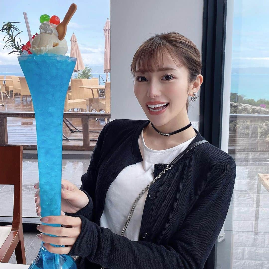 MANAMIのインスタグラム：「. ずっと沖縄に居たい〜 こっち帰ってきたら寒すぎてムリだ〜🍃⛄️」