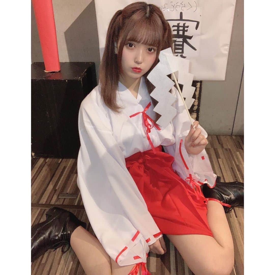 のインスタグラム：「ﾟ+.*ʚ . . . 2021年私から目逸らす時間なんてないんだからね . . . ɞ*.+ﾟ」
