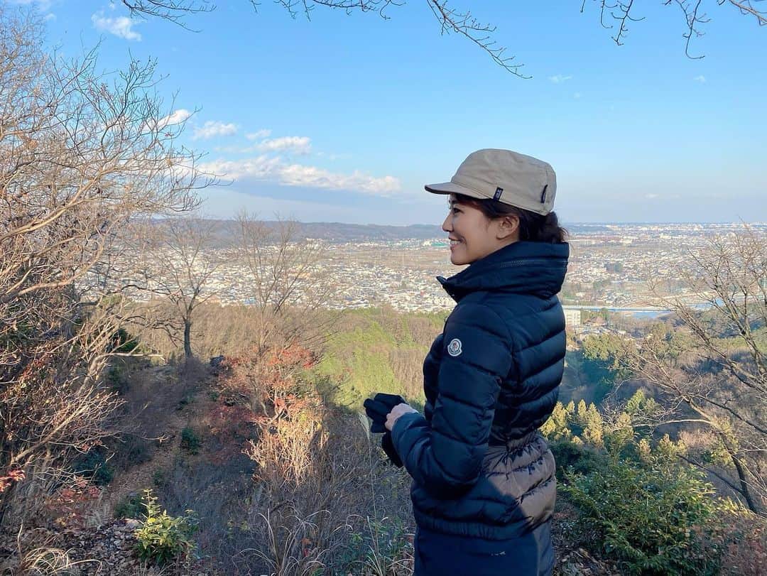 佐野真彩さんのインスタグラム写真 - (佐野真彩Instagram)「2021最初の自転車旅は #秋川 #網代弁天山  #六枚屏風岩　へ🚴‍♀️  今年も西多摩の自然豊かなオススメのスポットやイベントを紹介していきます📺🌲  特にあきる野は天然記念物に指定されているもの・場所がとても多い🍃  放送エリアにお住まいの皆様、 お楽しみに！  #あきる野　#青梅　#羽村　#福生　#tcn #自転車番組　#自転車ロケ #自転車女子 #奥多摩　#東京自転車旅行 #japannature #japan_of_insta #西多摩　#西多摩自転車　#cycling #弁天山　#にしちゅん　#無加工　#多摩ケーブルネットワーク」1月5日 18時34分 - sano.maya