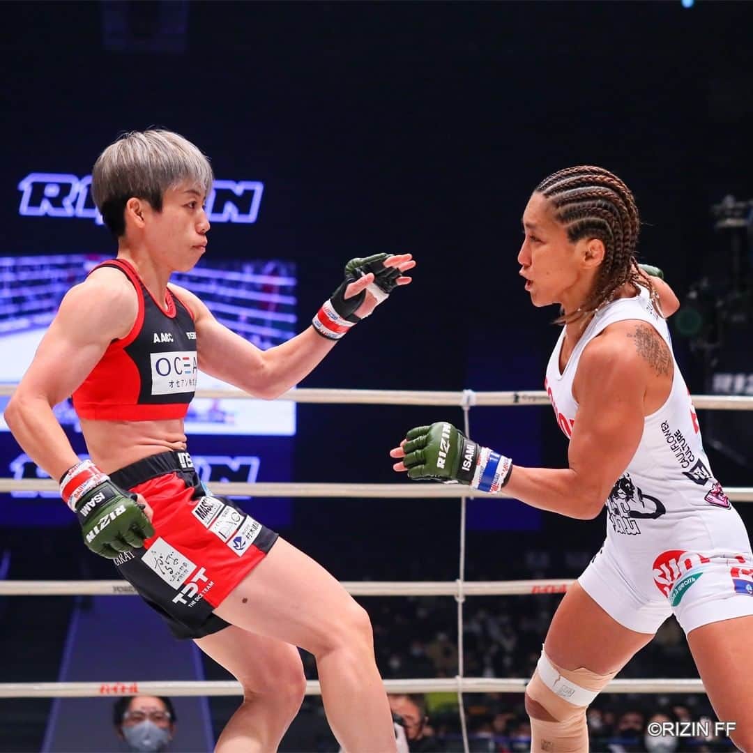 RIZIN FF OFFICIALさんのインスタグラム写真 - (RIZIN FF OFFICIALInstagram)「Yogibo presents RIZIN.26 -PLAYBACK PHOTOS- [Match.11/ RIZIN Women's Super Atomweight Title Match]  Ayaka Hamasaki defeats Miyuu Yamamoto by S (Tap Out : Neck Scissors) 1:42 of Round 1  #RIZIN #RIZIN26 #MMA #総合格闘技 #さいたまスーパーアリーナ #浜崎朱加 #山本美憂」1月5日 19時00分 - rizin_pr