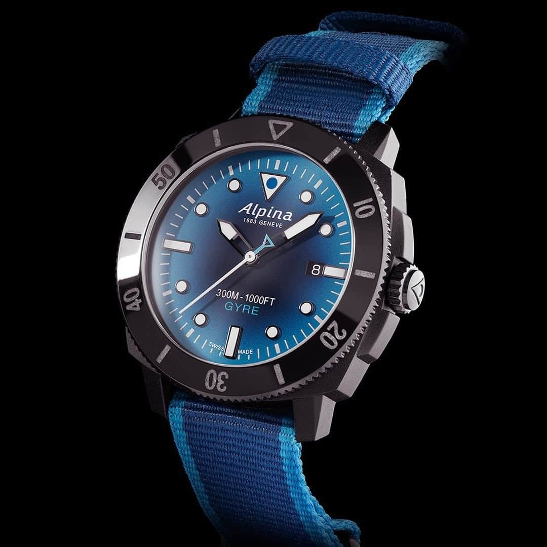 Alpina Watches Japanさんのインスタグラム写真 - (Alpina Watches JapanInstagram)「リサイクルプラスチックをケースに使った環境に優しい新モデルが数量限定で登場 ㅤㅤㅤㅤㅤㅤㅤㅤㅤㅤㅤㅤㅤ 海の環境保護活動に取り組む団体「Gyre Watch（ジャイル ウォッチ）」とのコラボレーションにより誕生したダイバーズウォッチ。ケースには海洋ゴミを原料とするリサイクルプラスチック、ストラップには再生ペットボトルを用いてサステナブルに。ブルーから濃紺へのグラデーションが美しい文字盤のデザインにも、海への愛が表れています。 ㅤㅤㅤㅤㅤㅤㅤㅤㅤㅤㅤㅤㅤ ※CITIZEN FLAGSHIP STORE TOKYO、CITIZEN FLAGSHIP STORE OSAKAの2店舗で取り扱い開始。 ㅤㅤㅤㅤㅤㅤㅤㅤㅤㅤㅤㅤㅤ 《シーストロング ダイバー ジャイル ジェンツ オートマチック》 AL-525LNSB4VG6 ¥184,800 (税込) 自動巻き、30気圧防水、NATOストラップ(再生ペットボトル利用)、植物由来のレザー風ストラップ付属、リサイクルプラスチック製ケース . . . . . . #Alpina #AlpinaWatchesJapan #swissmade #swisswatch #watch #wristwatch #sportwatch #outdoor #seastrong #diver #gyre #アルピナ #アルピナウォッチ #スイス時計 #時計 #腕時計 #スポーツウォッチ #アウトドア #時計好きな人と繋がりたい #シーストロング #ダイバー #ジャイル」1月5日 19時00分 - alpinawatchesjapan