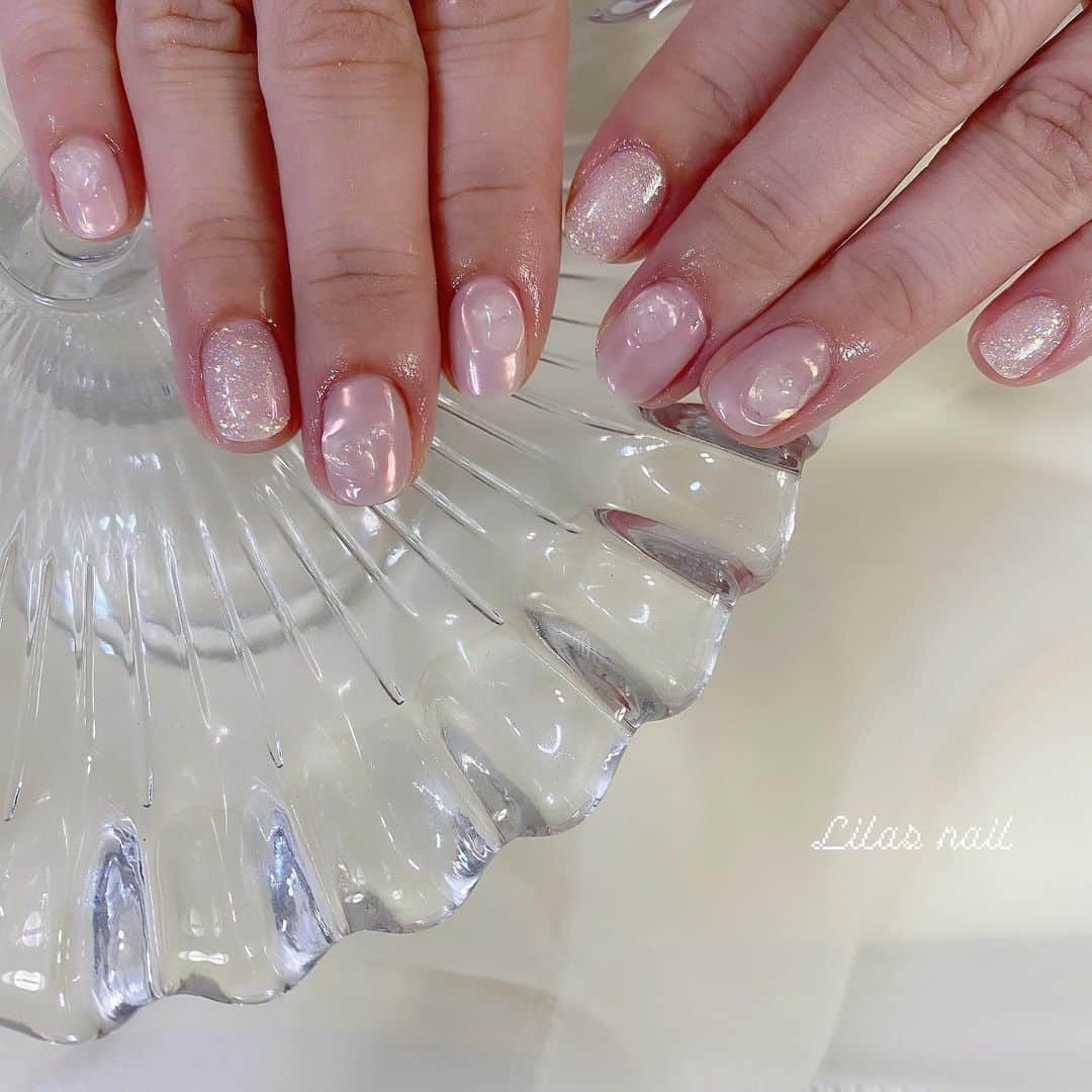 makoのインスタグラム：「* うるうる🥺🤍 #girlynail #ガーリーネイル #ミラーネイル #glitternail #젤네일 #젤네일아트 #젤네일전문 #フレンチガーリー  #ギンガムチェック #ギンガムチェックネイル #オーダーチップ #ブライダルネイル #ワイヤーネイル  #セルフネイル #스누피네일아트 #左右非対称ネイル #ちょうちょネイル #蝶々ネイル #ヴィンテージネイル #水滴ネイル #オーロラネイル #フレンチネイル #冬ネイル #マットネイル #韓国ネイル」