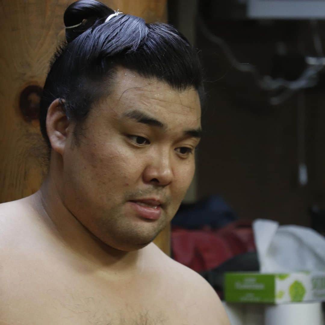 日本相撲協会さんのインスタグラム写真 - (日本相撲協会Instagram)「本日の陸奥部屋稽古の様子です。。 横綱鶴竜、幕内の霧馬山をはじめ、現在17名の力士が所属しています。 大相撲一月場所は、1月10日(日)に初日を迎えます！  @sumokyokai  #大相撲 #sumo #相撲 #力士 #お相撲さん #japanphoto #sumowrestlers #japanculture #陸奥部屋 #鶴竜　#霧馬山　#隆貴　#大日堂　#勇輝　#鋼　#一月場所　#霧津羽左」1月5日 19時07分 - sumokyokai