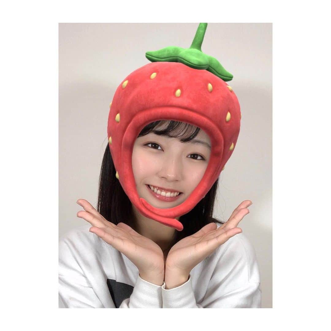 戸田華鈴さんのインスタグラム写真 - (戸田華鈴Instagram)「1/5はイチゴの日🍓 ･ ･ ファンの方のツイートを観てやりました。笑  #いちごの日 #いちごの日🍓 #🍓 #イチゴの日 #イチゴの日🍓」1月5日 19時53分 - karintsuji