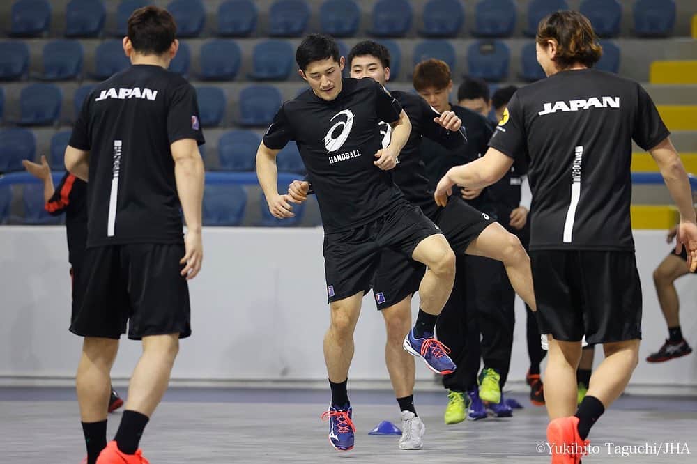 杉岡尚樹のインスタグラム：「Training in Egypt✅🕺 今日はエジプト代表とトレーニングマッチ💪🔥 #彗星japan #handball #ハンドボール #egypt2021」