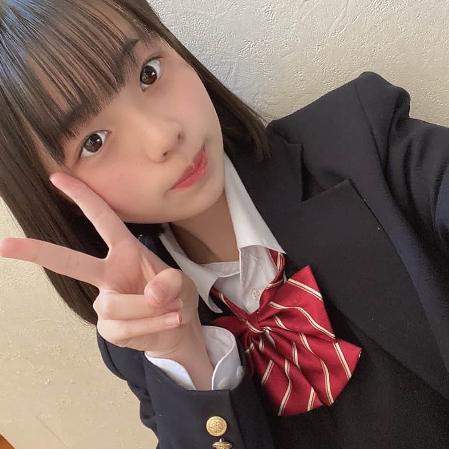 菊地姫奈さんのインスタグラム写真 - (菊地姫奈Instagram)「皆さんこんばんは~！ お正月も終わって学校や仕事も始まりましたね✊✨ 皆さんはお正月素敵な思い出出来ましたか~？？私はお餅を沢山食べて幸せでした🥰🌸 今年も皆さんと素敵な思い出を沢山作って笑顔溢れる1年にして行きたいと思ってます☺️今年も1年よろしくお願いします🤍 #菊地姫奈」1月5日 19時59分 - hina_k_1019