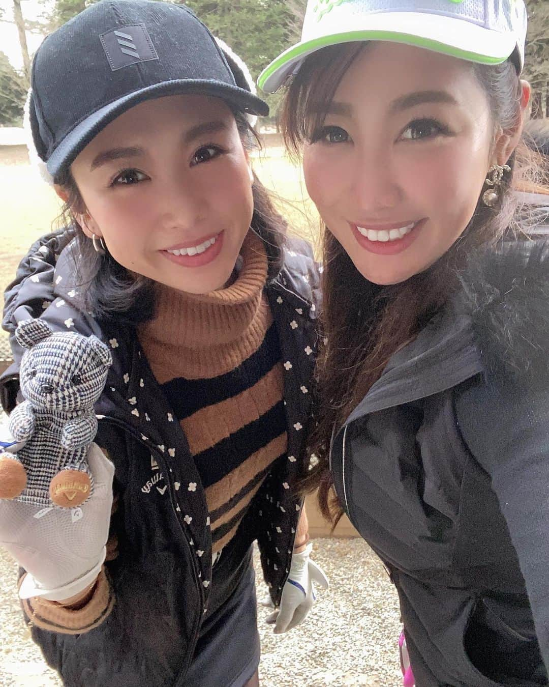 yurieさんのインスタグラム写真 - (yurieInstagram)「よししとチームスクランブルに出たよ☺️💕 @golf_yoshimi   一年振りくらいの試合❣️  ベストボールで 8バーディ1ボギーの 65☺️  Top 5が決勝に行けるんだけど、まさかの6位😭  繰り上げ希望😇  みんなでイーグルパット打てたり💕  プロってこんな感じでゴルフするんだろうなって感じたし、チームで力を合わせて、ミスを補いながらするゴルフは本当に楽しかったー😍  よしみん、誘ってくれてありがとう💕　  #チームスクランブル　#ゴルフライフ　#ベストボール　#ゴルフ女子　#美女ゴルファー　#golfer #japanesegolfer #スポーツ女子」1月5日 20時13分 - yurie808golf