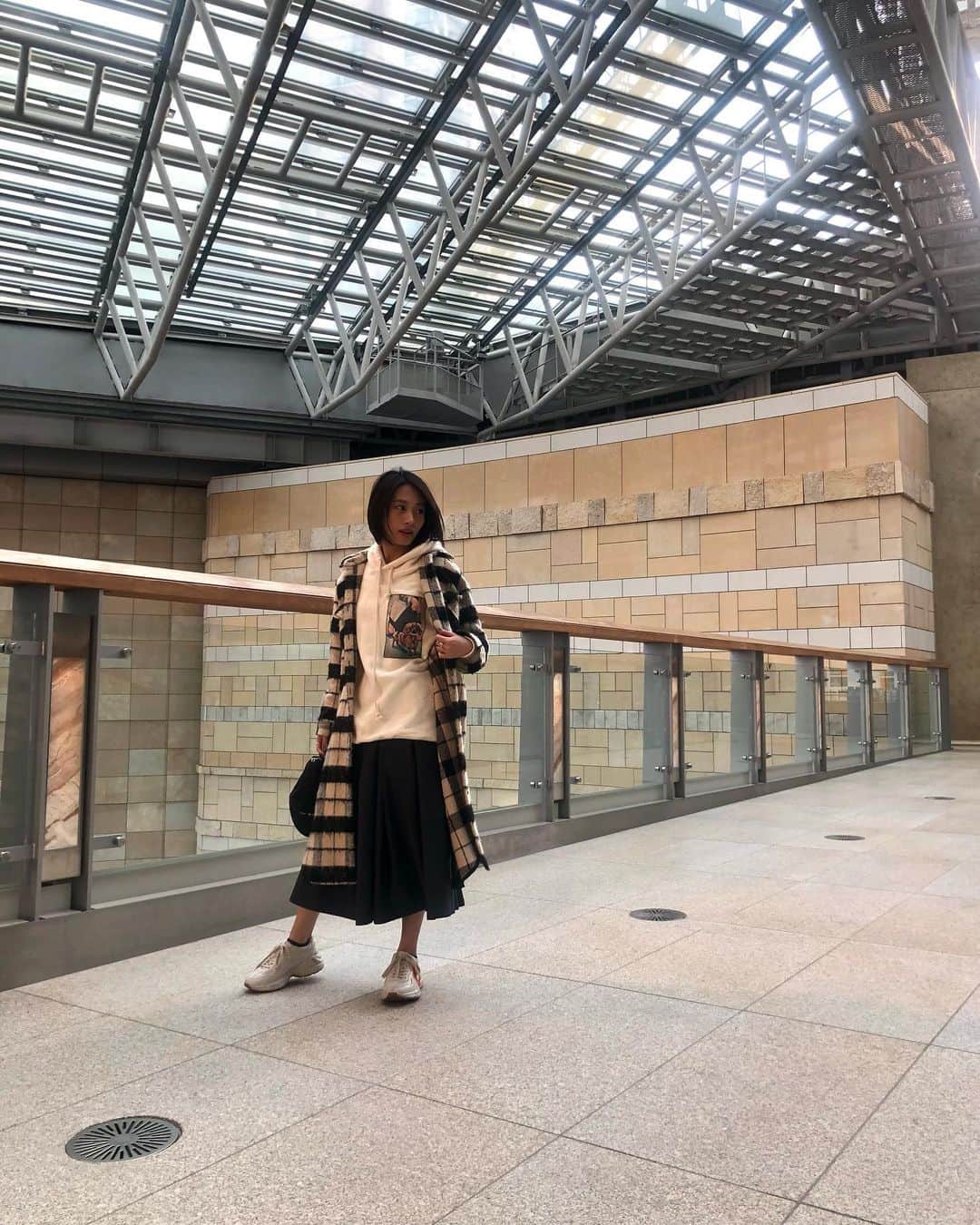 山木コハルさんのインスタグラム写真 - (山木コハルInstagram)「明けましておめでとうございます⛩今年もよろしくお願いします🍜  ちょっと前の写真だけど、こんな感じで元気にやってます🦭  #私服 #中国ファッション #韓国ファッション #山木の私服」1月5日 20時17分 - yayamakoharyu
