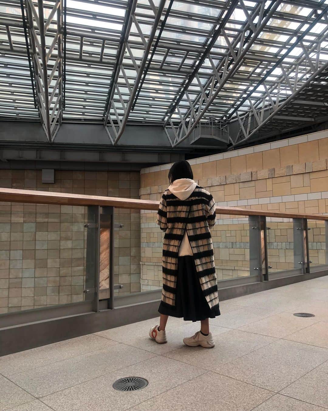 山木コハルさんのインスタグラム写真 - (山木コハルInstagram)「明けましておめでとうございます⛩今年もよろしくお願いします🍜  ちょっと前の写真だけど、こんな感じで元気にやってます🦭  #私服 #中国ファッション #韓国ファッション #山木の私服」1月5日 20時17分 - yayamakoharyu
