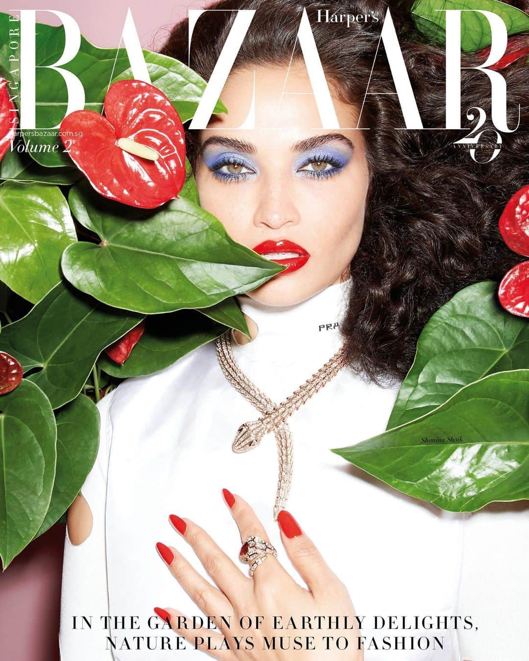 シャニーナ・シャイクのインスタグラム：「Kicking off 2021... January cover  @harpersbazaarsg !!THE NATURE ISSUE- we are celebrating the 20th anniversary for BAZAAR Singapore #Bazaar20 🎂  Editor-in-Chief: @kennieboy  Photography: @clairerothstein Styling: @styleofmaul  Makeup: @terrybarberonbeauty Hair: @danielmartin81 Manicure: @nailedbys Photographer’s assistant: @sandraseaton Jewellery: @bulgari Fashion: @prada  #harpersbazaarsg #forcesofnature」