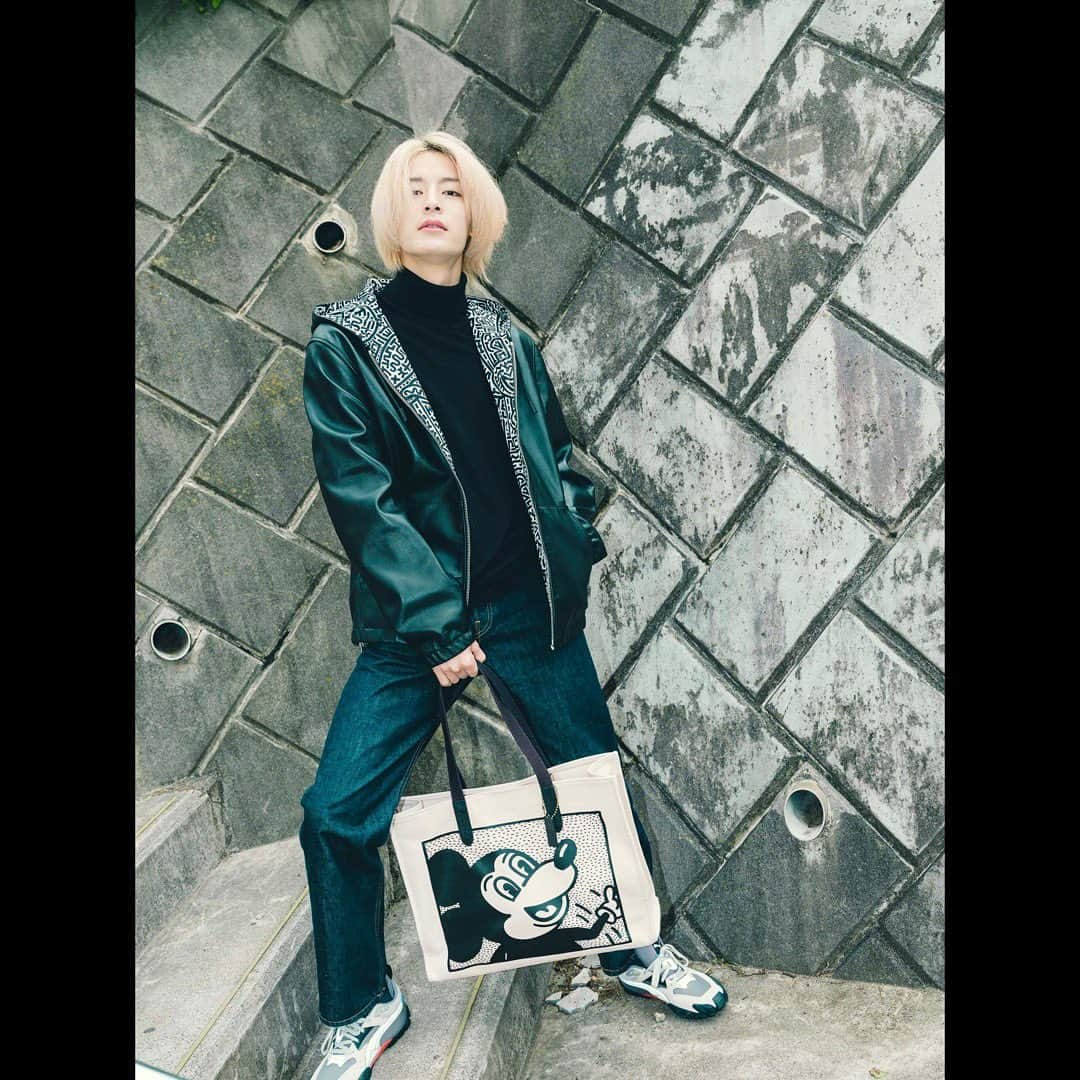 塩野瑛久さんのインスタグラム写真 - (塩野瑛久Instagram)「. Disney×haring×Coach  そろそろ髪切りたい。  #disneyxharingxcoach  #coachny @coach」1月5日 20時38分 - akihisa_shiono_official