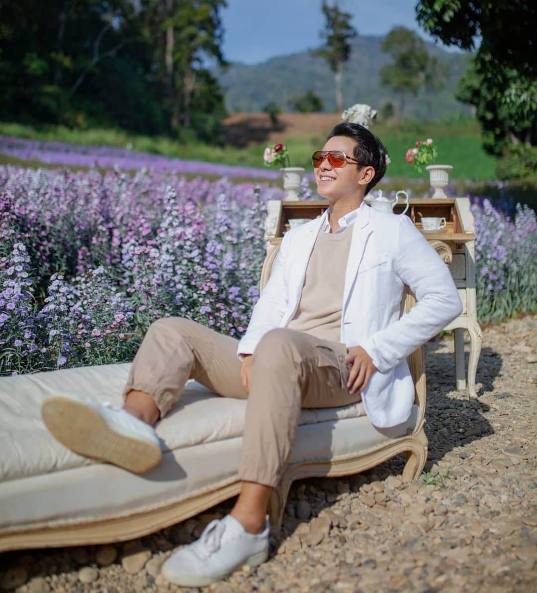 アイス・サランユーのインスタグラム：「ท่าน ..จ๊อดดดด มันยอดมาก 🤟 #ม่อนจ๊อด  #เชียงใหม่  #chiangmai  #thailand  📷 By Mr Tom 🙏🤟」