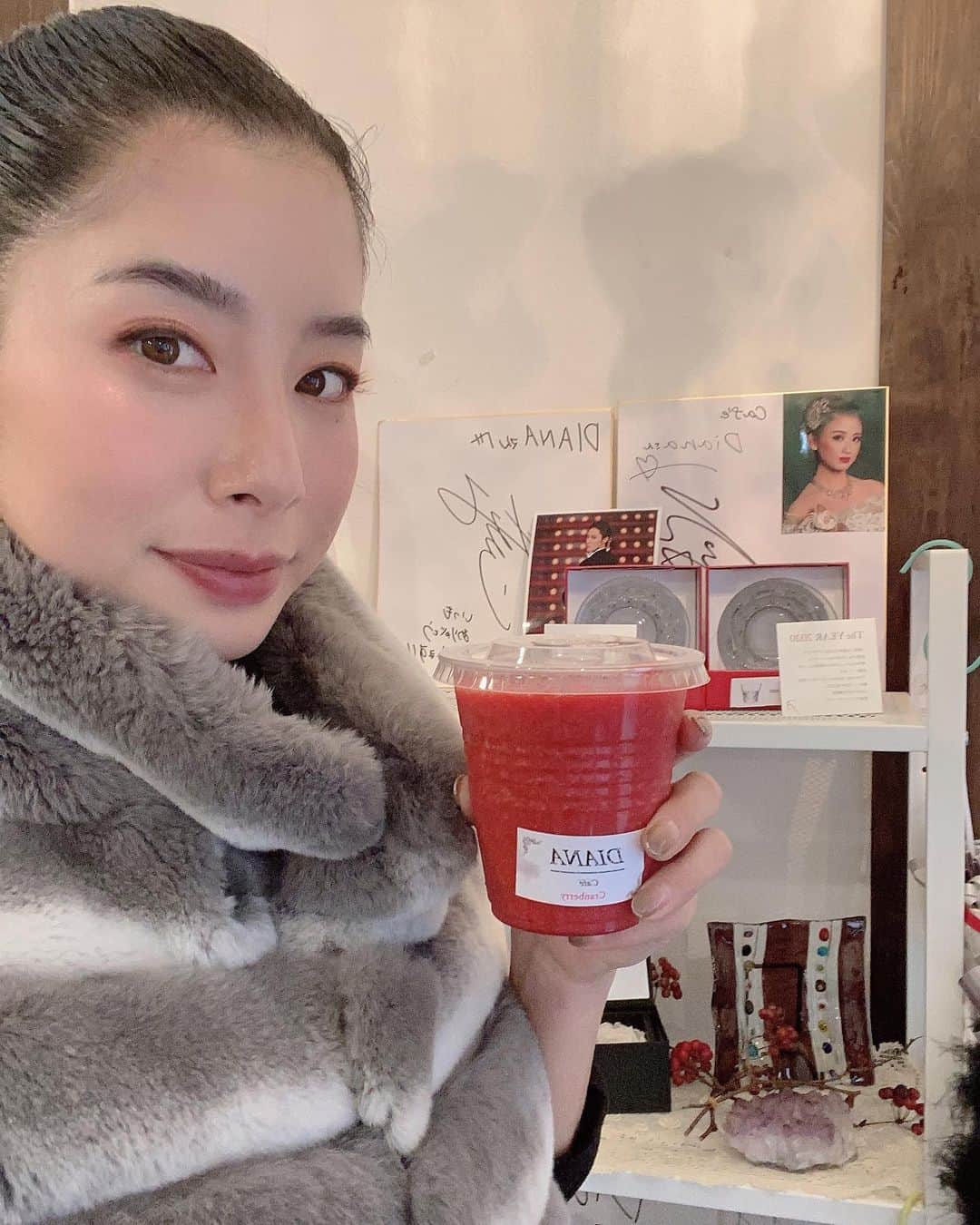 のインスタグラム：「この休みでスムージー全種類制覇したかな？？笑😆😆😆 @cafe_diana.1205  ラストはクランベリーにしたよ😝💫✨ #diana #smoothie #nara #ならまち #元興寺 #奈良 #宝塚 #宙組 #月組」