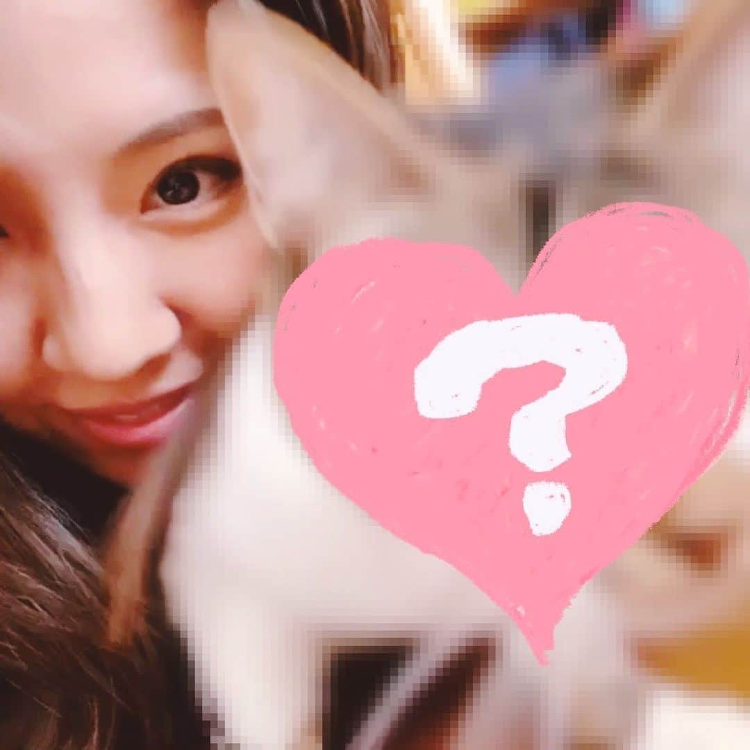 阿部真央のインスタグラム：「いよいよ明日深夜0時58分〜スタート  ドラマ #おじさまと猫  阿部真央の新曲がエンディングテーマで流れます。是非ご覧下さいね✨  さらに #おじ猫 に紐づけた ちょっとした企画を阿部真央のsnsで毎週アップしてく予定だよ〜（完全自主企画）  お付き合い下さるのは… こ、このフォルムは…！  こちらも是非チェックよろしくお願いします💕  #阿部真央」