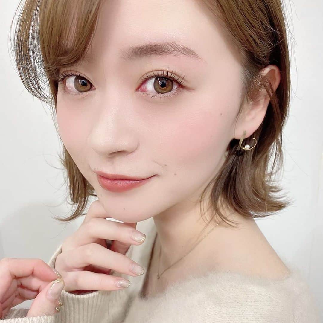 中沢結のインスタグラム：「2020年の私のまつ毛は、yun.(@yun.07s)さんに作ってもらっていました👀🤍﻿ ﻿ 丁寧な施術と楽しいお話で、あっという間のリラックスタイム＾＾ ぎゅんぎゅんのまつげの仕上がりにいつもテンション上がります。 ﻿ 新しくオープンされたお店は、yun.さんのセンスが良すぎる。。いるだけで女子力上げてもらえた気がします🥨﻿ ﻿ 人気サロンさんなので、予約はお早めに！﻿ yun.さんのインスタで予約状況や、yun.さんの素敵すぎる生活も見れるので是非！！﻿ ﻿ 今年もよろしくお願い致します！！」