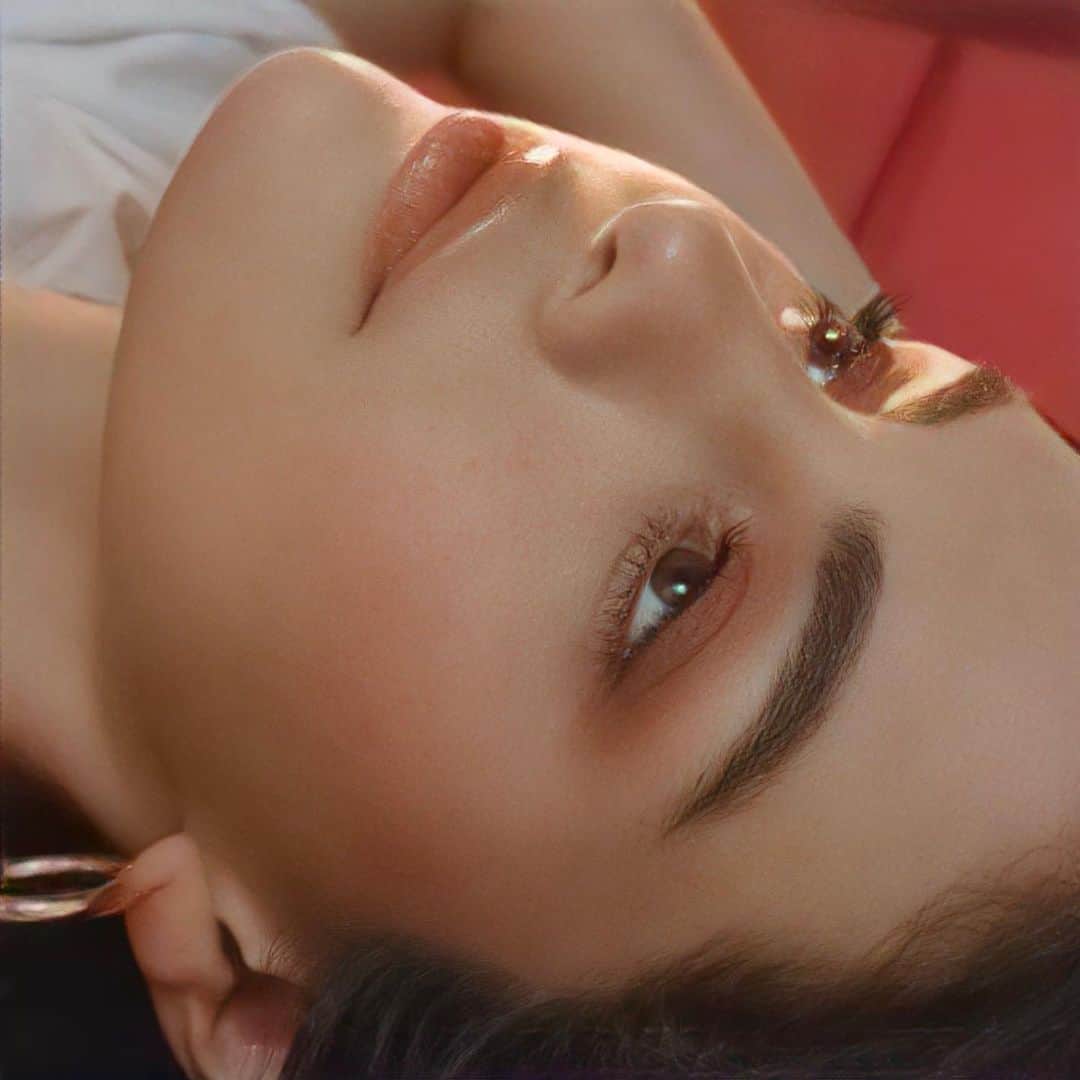 Always With Selenaのインスタグラム：「NEW! Collection 💕💕 The #StayVulnerable Collection by @rarebeauty   Includes:  1. Stay Vulnerable Melting Cream Blush $21 liquid-like cream blush that melts into a second skin for the most natural-looking wash of soft-focus color. Nearly Apricot - muted coral Nearly Neutral - soft neutral pink Nearly Rose - true pink Nearly Mauve - true mauve Nearly Berry - deep berry  2. Stay Vulnerable Glossy Lip Balm $18 A hydrating, non-sticky, long-lasting lip gloss that cushions lips all day with soft, nourishing color and shine. Nearly Apricot - soft coral Nearly Neutral - soft neutral pink Nearly Rose - flushed pink Nearly Mauve - soft mauve Nearly Berry - soft berry  3. Stay Vulnerable Liquid Eyeshadow $20 weightless, liquid-to-powder eyeshadow that blends seamlessly for a quick, buildable wash of long-lasting, waterproof, crease-resistant color. Stain finish  Nearly Berry - rich berry Nearly Mauve - soft mauve Nearly Rose - soft tea rose pink Nearly Neutral - warm neutral beige Nearly Apricot - soft coral  4. Stay Vulnerable All - Over Eyeshadow Brush $15」