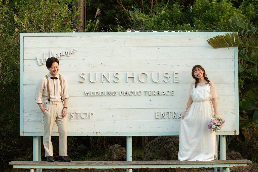 STUDIOSUNS DE&COさんのインスタグラム写真 - (STUDIOSUNS DE&COInstagram)「📸﻿ ﻿ 明けましておめでとうございます🎉﻿ ﻿ 今年もたくさんのカップル・ご夫婦に出会える事を﻿ 心より楽しみにしております！！﻿ ﻿ こちらの写真は12月ラストに撮らせて頂いたお二人♫﻿ 瀬底ビーチとサンズハウスにて、 衣装も髪型もチェンジしてのフルコース❣️  おふたりとも表情豊かで、 めっちゃ素敵な写真を残す事が出来ました！！  みんなで一緒にフォトウェディングを楽しみませんか💐 ﻿ －－－－－－－－－－－－－－－－－－﻿ STUDIO SUNSでは、﻿ カメラマン/ヘアメイクの指名が可能です。﻿  @yutayamauchi_studiosuns  @misuzu_k_studiosuns   【沖縄で前撮りするなら】﻿ @studiosuns_okinawa﻿ ﻿ 【沖縄で挙式をするなら】﻿ @chapelsuns_okinawa﻿ ﻿ －－－－－－－－－－－－－－－－－－﻿ ﻿ #前撮り #沖縄前撮り #前撮りポーズ #前撮り写真 #前撮りレポ #前撮り準備 #洋装前撮り #洋装前撮りロケーション #ロケーション前撮り #ウェディング前撮り #プレ花嫁 #プレ花嫁準備 #卒花嫁 #卒花嫁レポ #卒花嫁さんとも繋がりたい #卒花嫁さんと繋がりたい #ウェディングフォト #ロケーションフォト #結婚写真 #沖縄フォトウェディング #沖縄ウェディング #ビーチフォトウェディング #ビーチウェディング #沖縄ロケーションフォト #ロケーションフォトウェディング #沖縄ウェディングフォト #撮る結婚式 #沖縄結婚式 #沖縄カメラマン #沖縄ヘアメイク」1月5日 21時10分 - studiosuns_okinawa