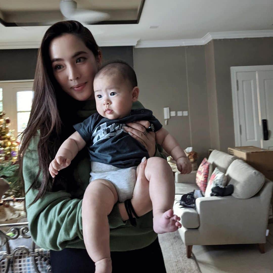 アリッサのインスタグラム：「so happy to f i n a l l y meet bébé jujubean, new baby on the block! #babyfatrolls 😍😍😍 #cuzziesunited missing @trinaselphie & @elroxcheo x」