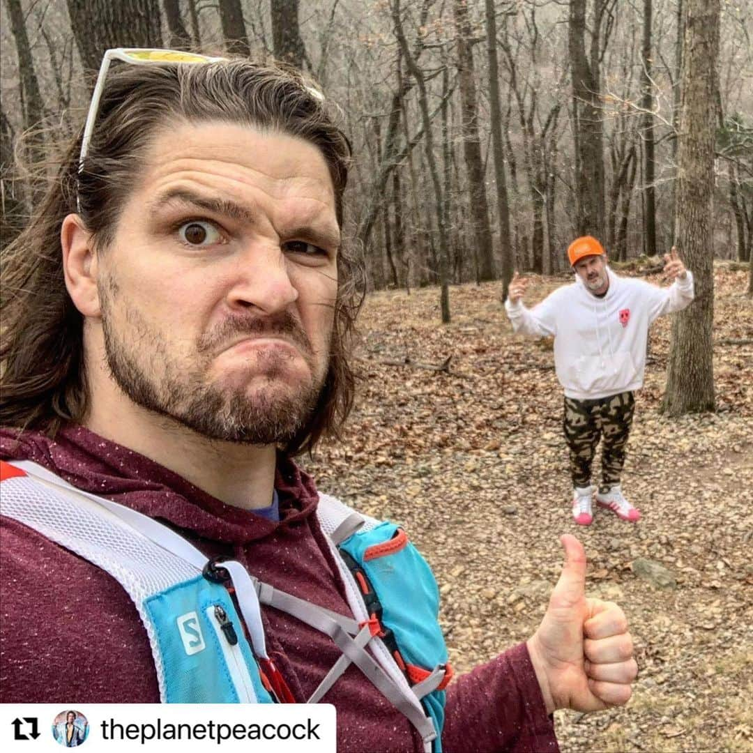 デヴィッド・アークエットさんのインスタグラム写真 - (デヴィッド・アークエットInstagram)「It’s true. I live in the woods in my same @monkpunkinc hoodie #Repost @theplanetpeacock with @make_repost ・・・ This man lives in the woods. @davidarquette」1月5日 21時32分 - davidarquette