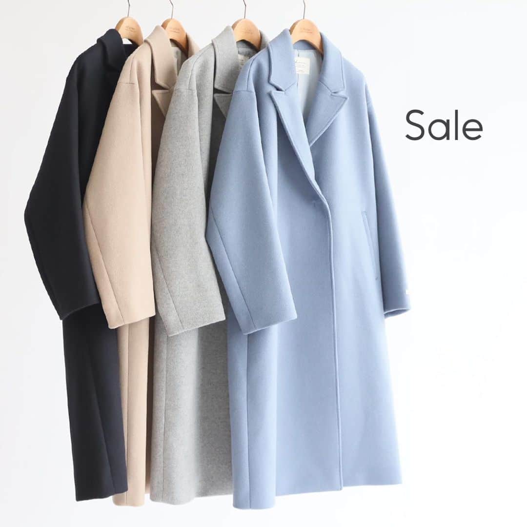 のインスタグラム：「sale list ☑︎﻿ ﻿ 今から春先までまだまだ使えるアイテムがセールに✨﻿ ﻿ ﻿ ■relumeの大HITアウター「LANA WOOLシリーズ」 が対象に！﻿ ﻿ 高品質とお求め易いプライスが魅力の一枚。﻿ お好みのサイズ感で着用いただけるよう5サイズでのご用意しております。﻿ ﻿ すでにサイズやカラーが少なくなってきてますので、お早めにご覧ください💨﻿ ﻿ ﻿ ✔︎ LANA WOOL 140 チェスターコート﻿ No. 20020462101030﻿ ¥31,900 tax in⇨sale price﻿ ﻿ ✔︎ LANA WOOL 140クルーネックコート﻿ No. 20020462100030﻿ ¥31,900 tax in⇨sale price﻿ ﻿ ﻿  ■春先も重宝する一枚仕立てのリバーコート﻿ とても軽くて、リバーシブルなのもポイントです！﻿ ﻿ ✔︎ リバーオーバーサイズコート﻿ No. 20020462012030﻿ ¥22,000 tax in⇨sale price﻿ ﻿ ﻿ ﻿ 気になったアイテムはタップしてチェック！」
