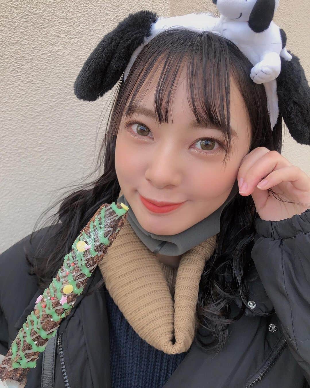 山田寿々のインスタグラム：「﻿ ﻿ 😋❤️❤️﻿ ﻿ ﻿ #ユニバーサルスタジオジャパン #ユニバ #usj #チュリトス #美味しい 😋」