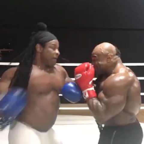 カイ・グリーンのインスタグラム：「RATE THIS FIGHT  1 - 10 🥊」