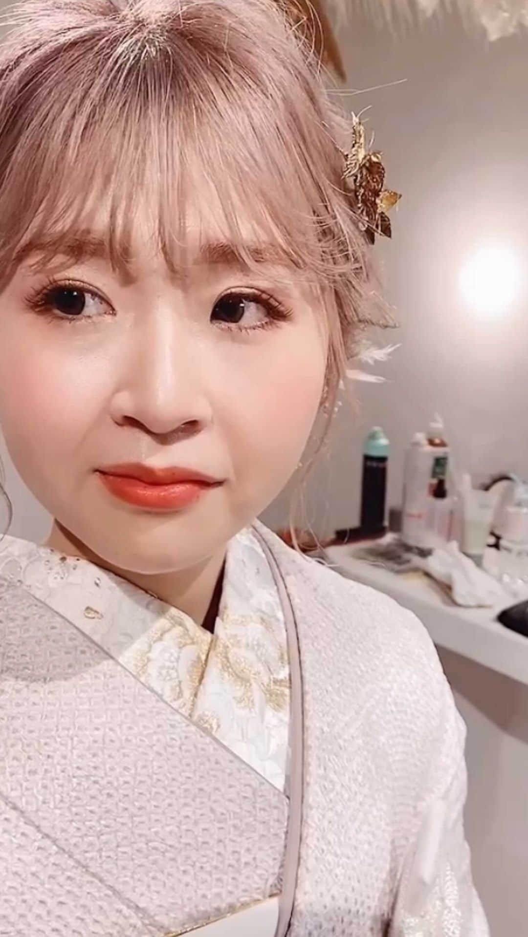 のインスタグラム：「あけましておめでとうございます🎍🌅  2021年も宜しくお願いします🙇‍♂️  衣装　@the_dress_room  #kyoto#video#videography#reels」