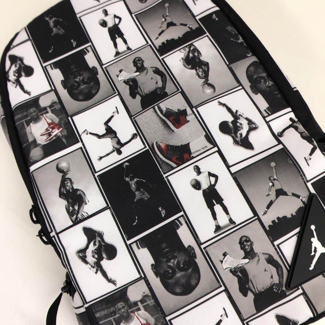 セレクションスタッフさんのインスタグラム写真 - (セレクションスタッフInstagram)「.﻿ 普段使いに🙆‍♀️なJordan Backpack﻿ ﻿ ジョーダンファンにはたまらんデザインです🥲❤️﻿ ﻿ 荷物もしっかり入るので普段使い〜遠出やアウトドアシーンにもぴったりです！！﻿その他たっっっくさんjordan👜揃えてます！！ ﻿ ﻿ ﻿ #nba #nba好き #ジョーダン #スラムダンク #slamdunk #ストリートファッション #セレクション新宿 #セレクション大阪 #ラストダンス #nba好きと繋がりたい #マイケルジョーダン #灌籃高手 #michaeljordan #旅行バッグ #トラベルバッグ #国内旅行 #旅行好きな人と繋がりたい #リュック #バックパック」1月5日 22時01分 - selection_headoffice