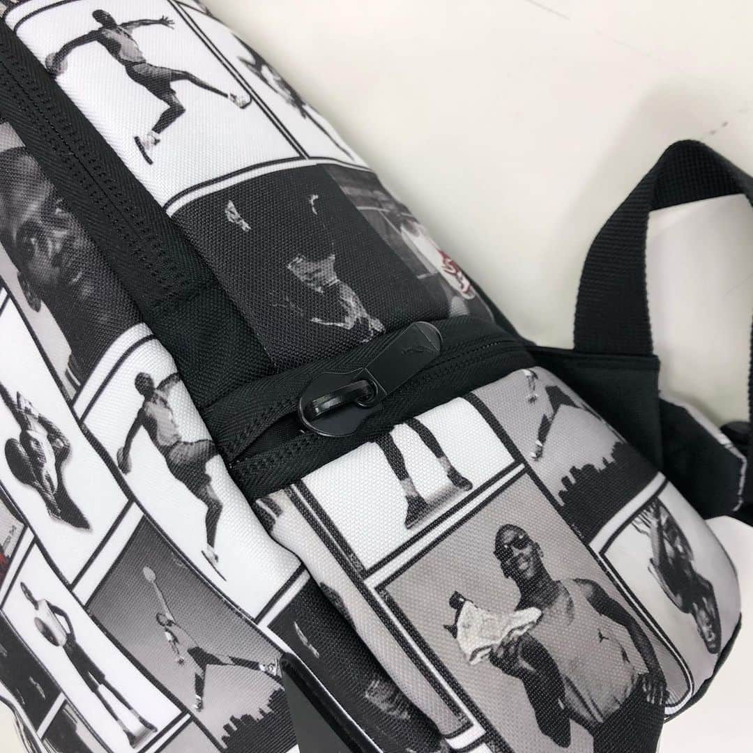 セレクションスタッフさんのインスタグラム写真 - (セレクションスタッフInstagram)「.﻿ 普段使いに🙆‍♀️なJordan Backpack﻿ ﻿ ジョーダンファンにはたまらんデザインです🥲❤️﻿ ﻿ 荷物もしっかり入るので普段使い〜遠出やアウトドアシーンにもぴったりです！！﻿その他たっっっくさんjordan👜揃えてます！！ ﻿ ﻿ ﻿ #nba #nba好き #ジョーダン #スラムダンク #slamdunk #ストリートファッション #セレクション新宿 #セレクション大阪 #ラストダンス #nba好きと繋がりたい #マイケルジョーダン #灌籃高手 #michaeljordan #旅行バッグ #トラベルバッグ #国内旅行 #旅行好きな人と繋がりたい #リュック #バックパック」1月5日 22時01分 - selection_headoffice