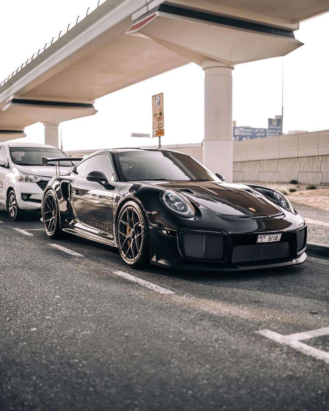 CarsWithoutLimitsさんのインスタグラム写真 - (CarsWithoutLimitsInstagram)「Porsche GT2 RS Photos @zuumy  #CarsWithoutLimits」1月5日 22時05分 - carswithoutlimits