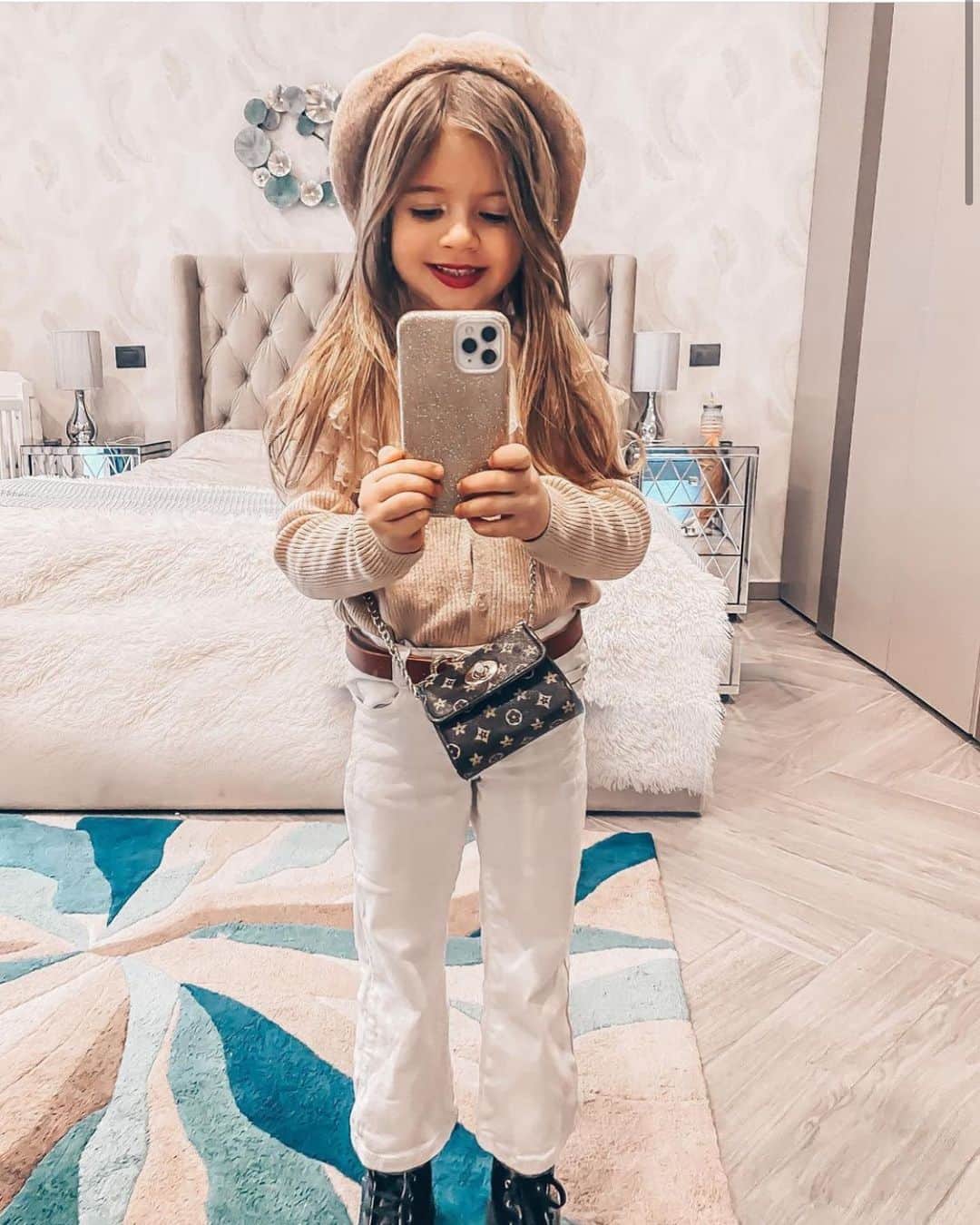 Kidz Fashionのインスタグラム：「🤳By @alessia.cepraga #kidzfashion」