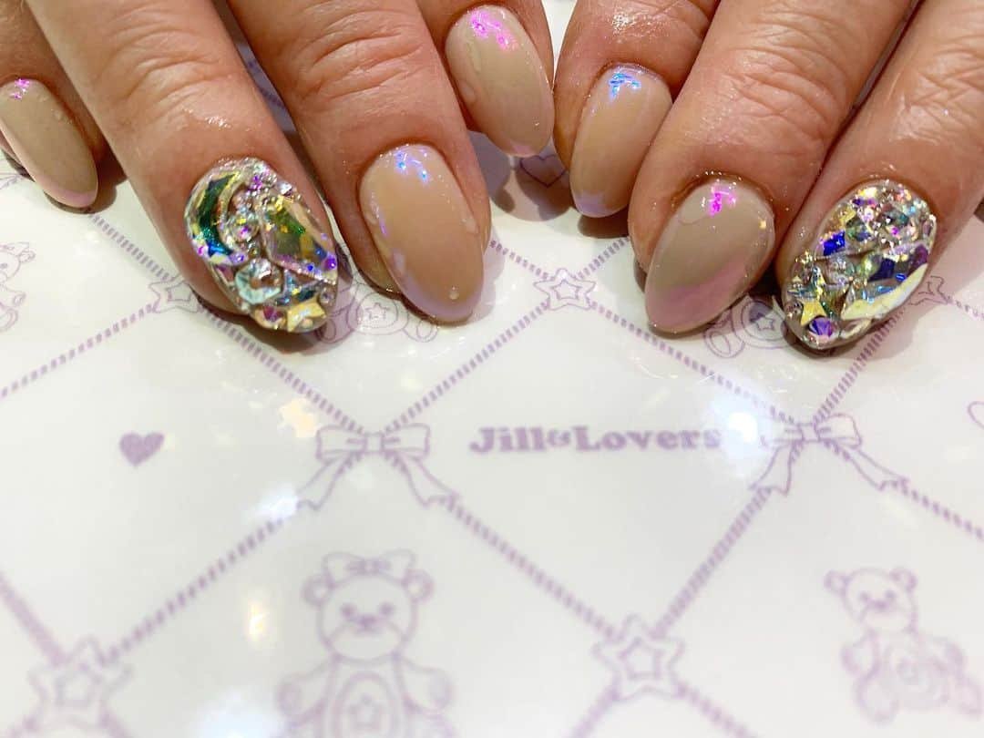 mamijinguのインスタグラム：「実はピンクとブルーのミラープラス🪞  #jillandlovers #nail #nailart #paragel #gelneil#gel #ネイル #ネイルアート #me #look #love #かわいい」