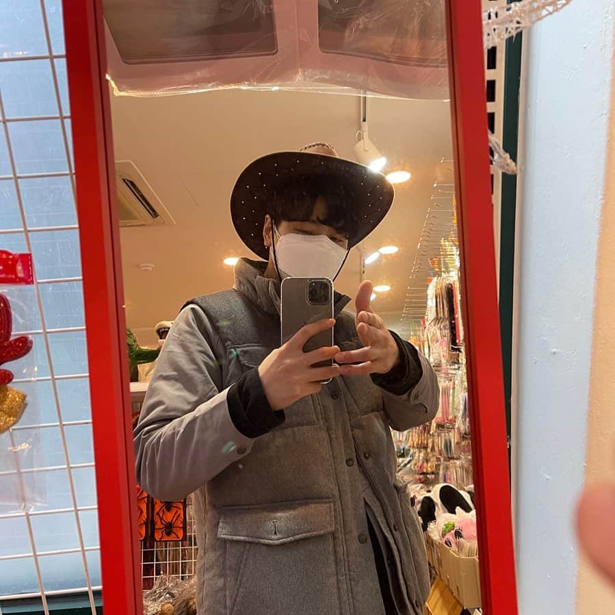 シンバのインスタグラム：「🔫」